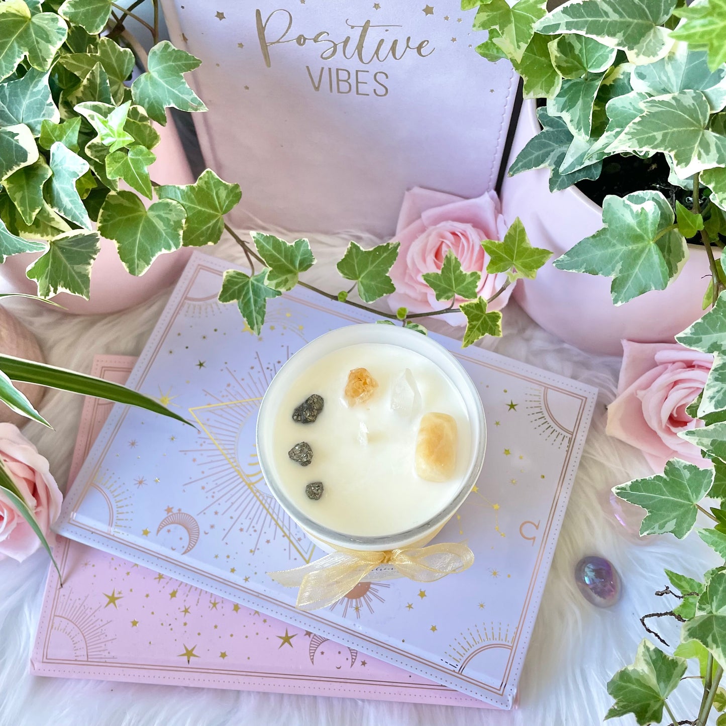 Sunshine crystal candle with soy wax, essential oils of sweet orange, bergamot and lavender, with uplifting crystals orange calcite, citrine and pyrite