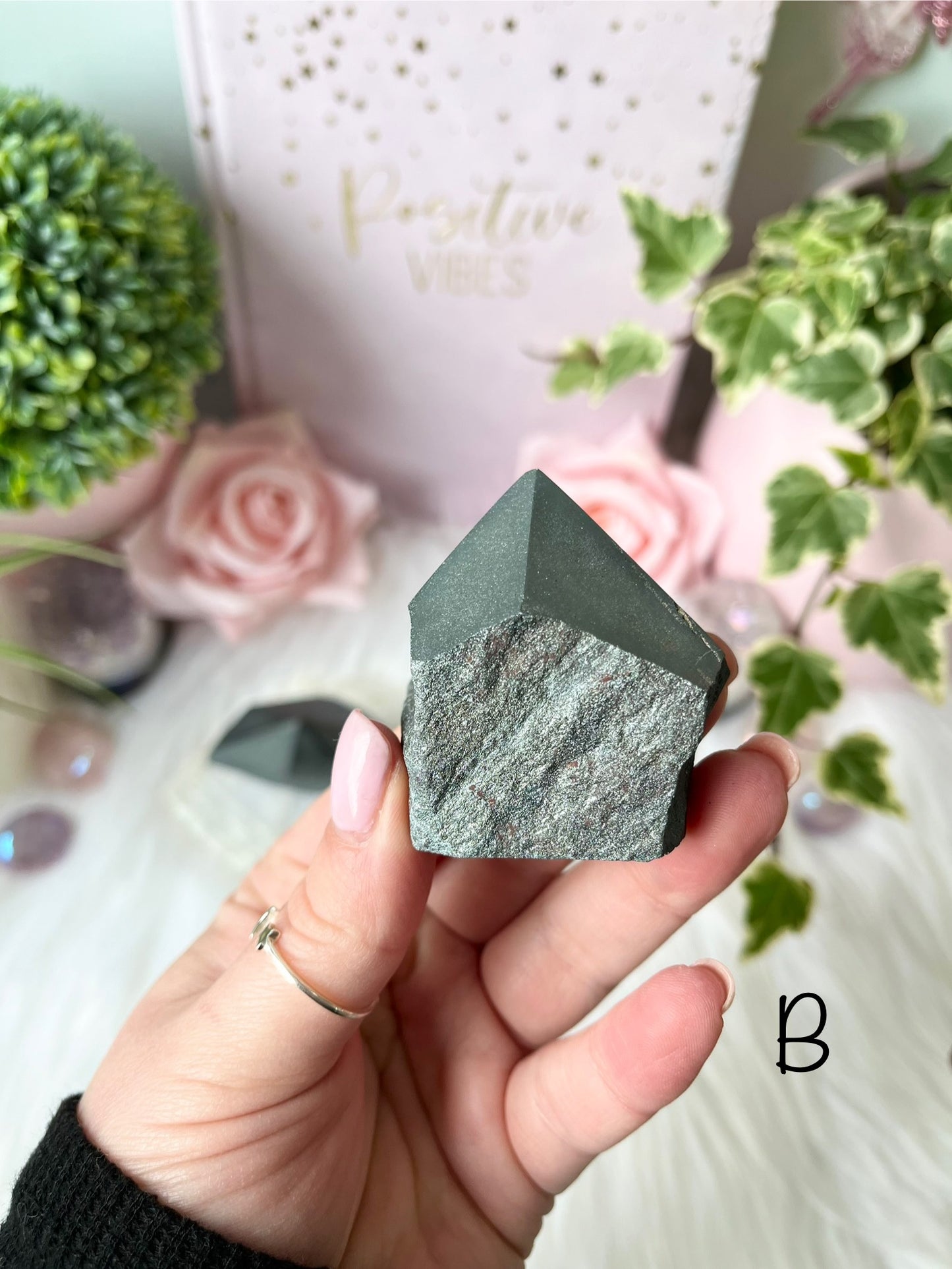 Hematite Cut Base Points